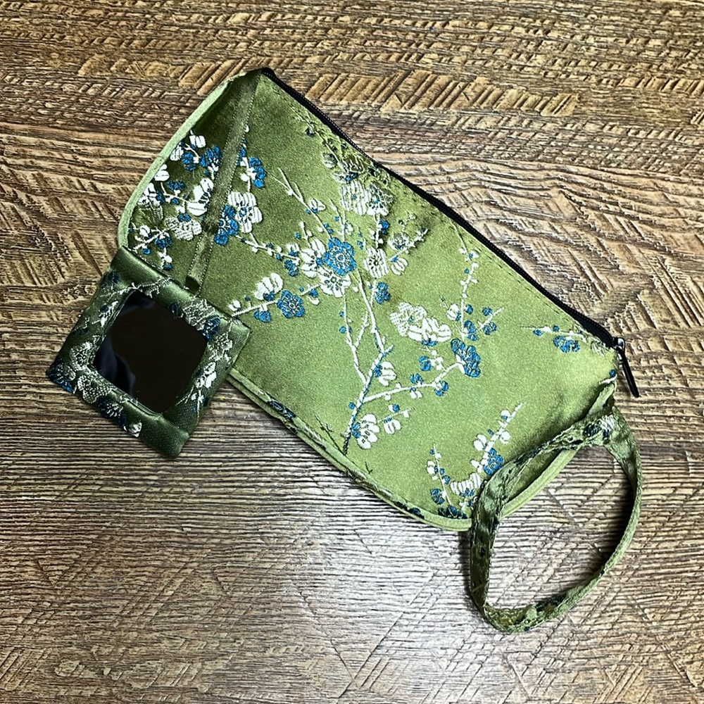 Makeup/small clutch